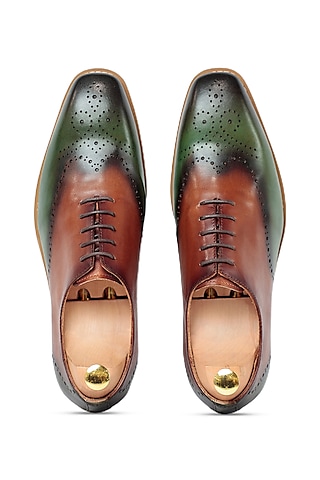 Green & Brown Leather Oxford Shoes by Vantier Fashion