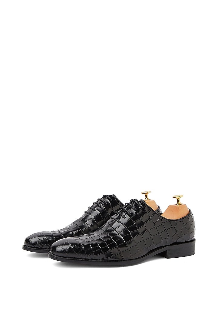 Vintage Black Leather Shoes by Vantier Fashion at Pernia's Pop Up Shop