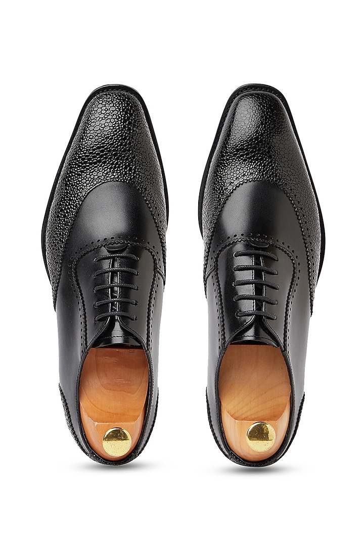 Black Leather Oxford Shoes by Vantier Fashion