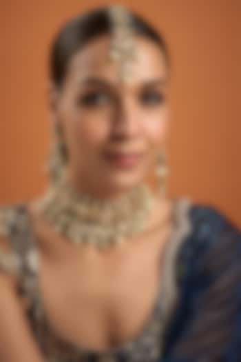 Gold Finish Kundan Polki Necklace Set by VASTRAA Jewellery at Pernia's Pop Up Shop