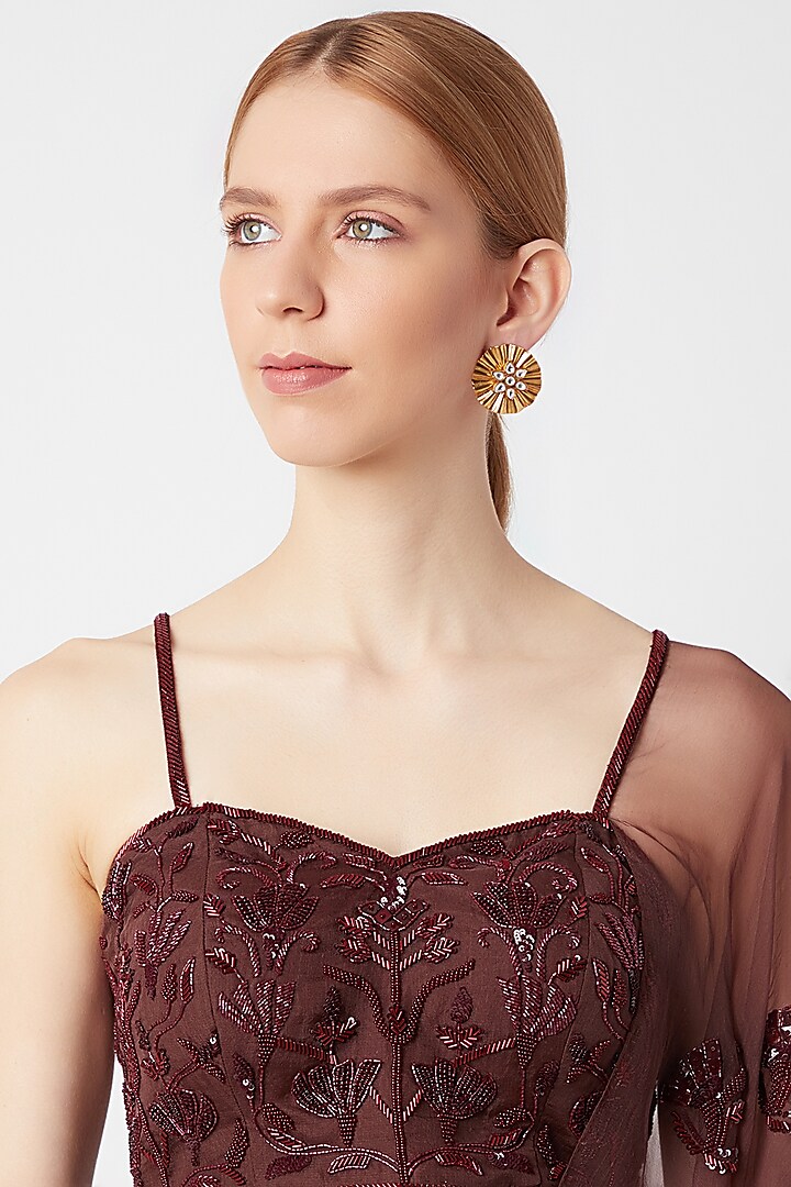 Gold Finish Kundan Polki Textured Earrings by VASTRAA Jewellery