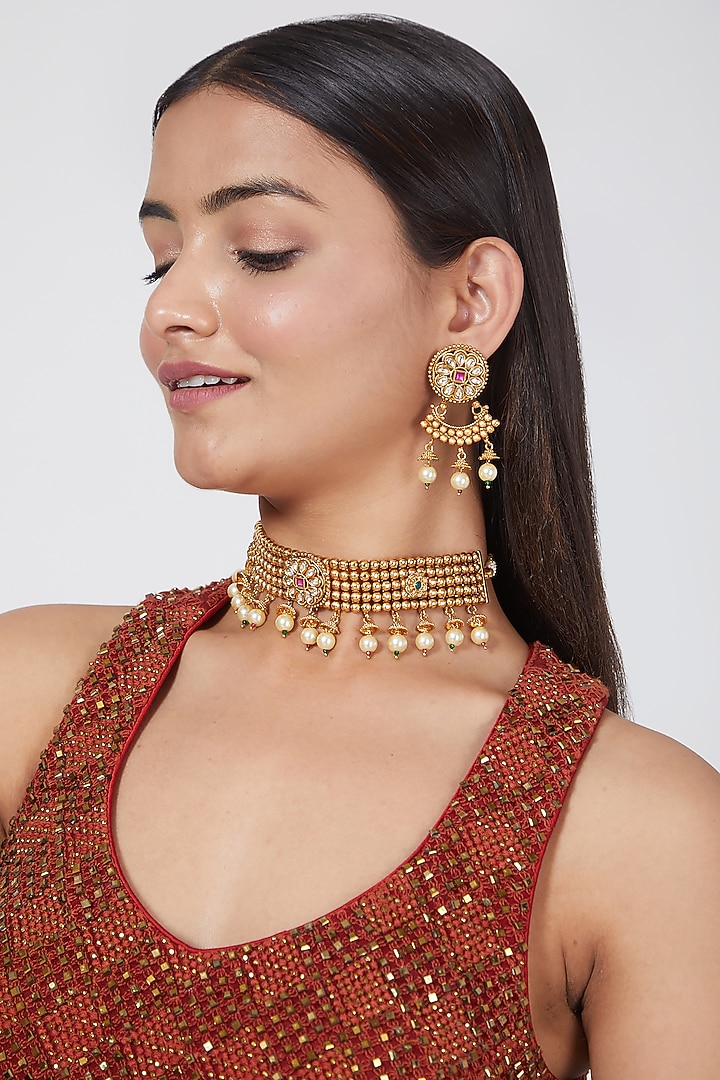Gold Finish Kundan Polki & Pearl Choker Necklace Set by VASTRAA Jewellery at Pernia's Pop Up Shop