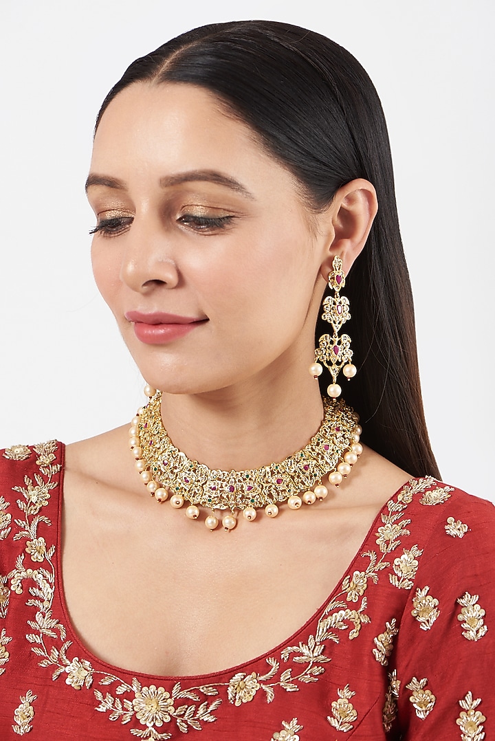 Gold Finish Kundan Polki & Pearl Necklace Set by VASTRAA Jewellery at Pernia's Pop Up Shop