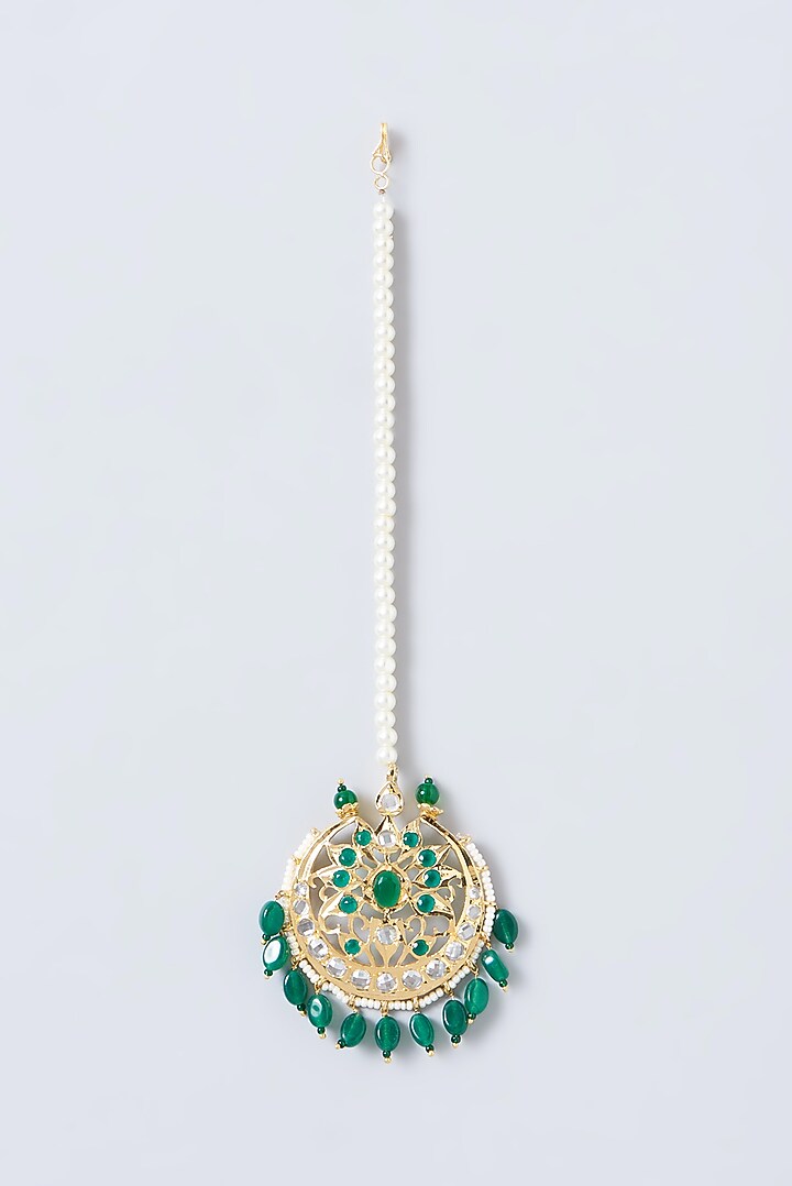 Gold Finish Kundan Polki & Pearl Maang Tikka by VASTRAA Jewellery at Pernia's Pop Up Shop