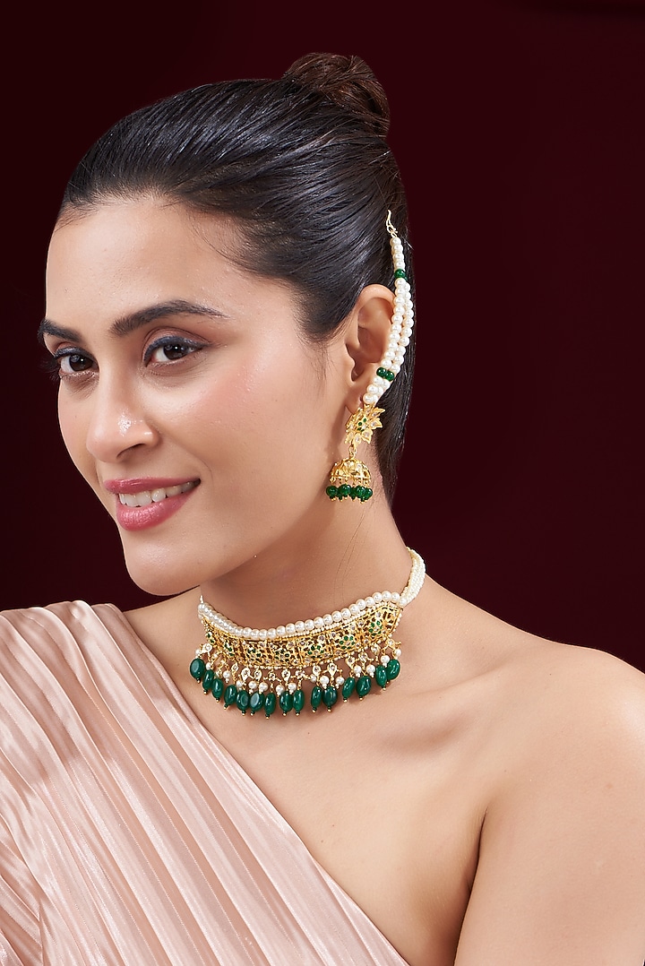 Gold Finish Kundan Polki & Green Beaded Choker Necklace Set by VASTRAA Jewellery at Pernia's Pop Up Shop