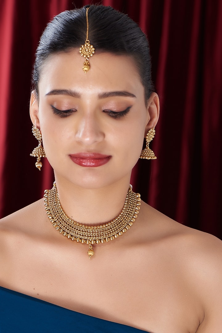 Gold Finish Kundan Polki Temple Choker Necklace Set by VASTRAA Jewellery at Pernia's Pop Up Shop