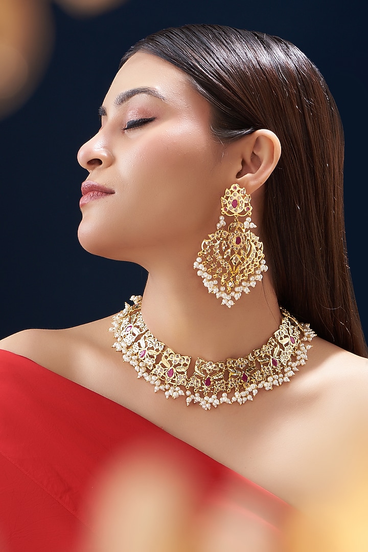 Gold Finish Kundan Polki Necklace Set by VASTRAA Jewellery at Pernia's Pop Up Shop