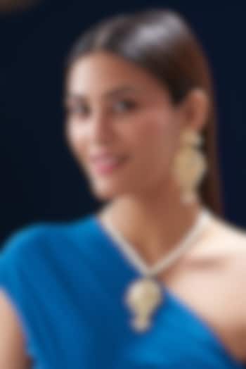 Gold Finish Kundan Polki & Pearl Necklace Set by VASTRAA Jewellery at Pernia's Pop Up Shop