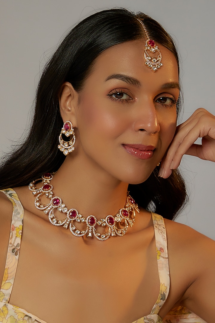 Gold Finish Kundan Polki & Red Stone Necklace Set by VASTRAA Jewellery at Pernia's Pop Up Shop
