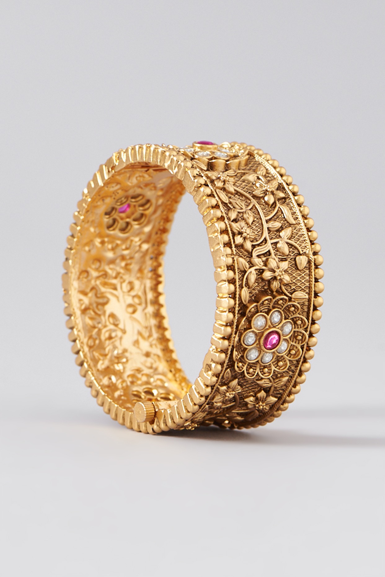 Gold polki hot sale bangles designs