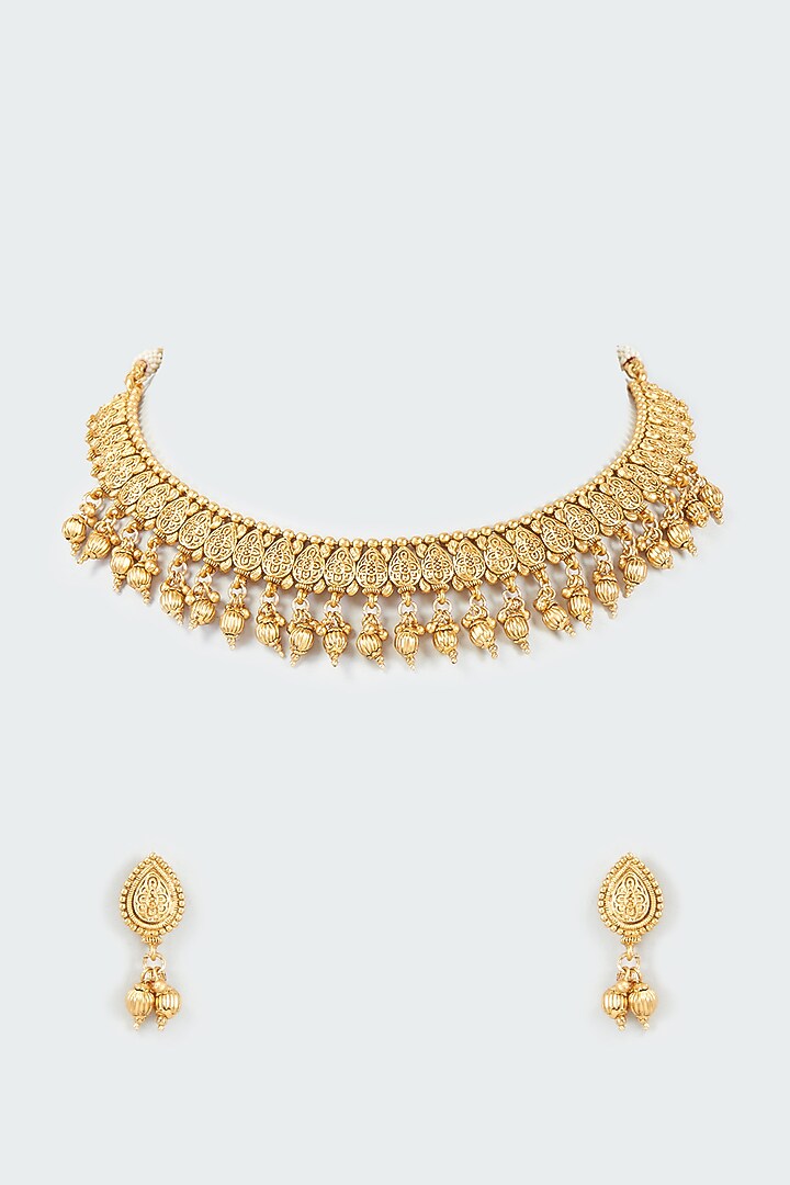 Gold Finish Kundan Polki & Gold Beaded Temple Choker Necklace Set by VASTRAA Jewellery at Pernia's Pop Up Shop
