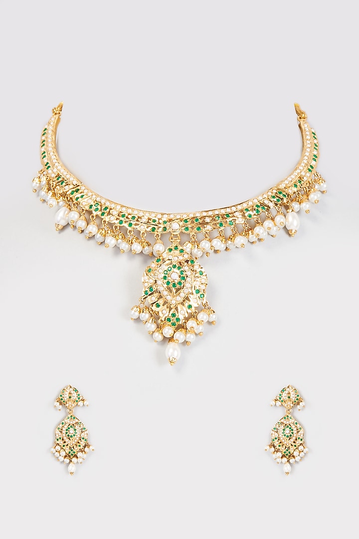 Gold Finish Kundan Polki & Emerald Choker Necklace Set by VASTRAA Jewellery at Pernia's Pop Up Shop