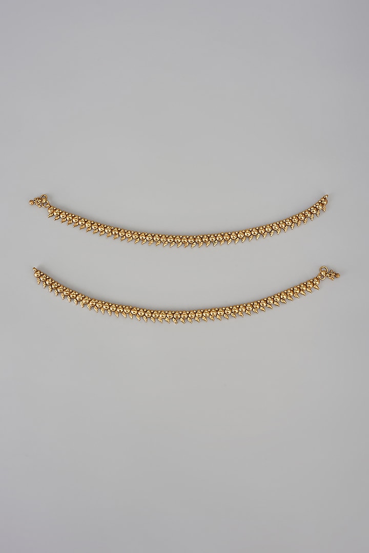 Gold Finish Kundan Polki Temple Payals (Set Of 2) by VASTRAA Jewellery at Pernia's Pop Up Shop