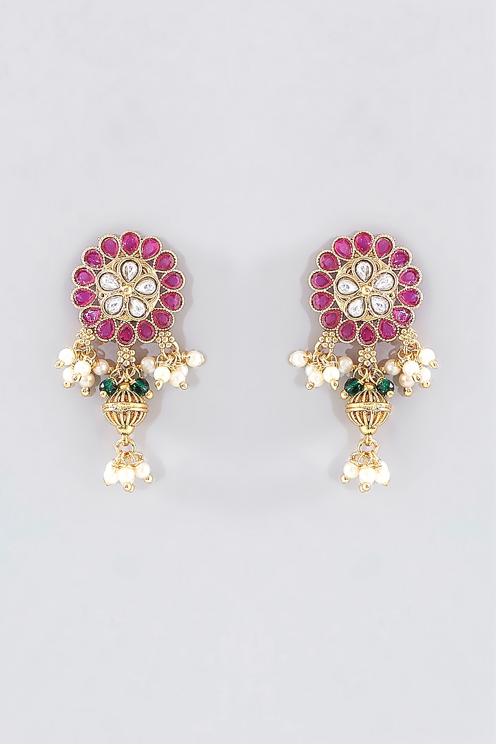 Gold Finish Kundan Polki & Pearl Choker Necklace Set by VASTRAA Jewellery at Pernia's Pop Up Shop