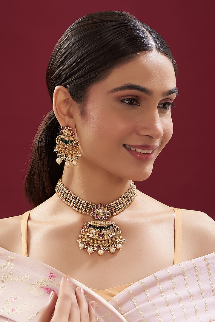 Gold Finish Kundan Polki Temple Choker Necklace Set by VASTRAA Jewellery