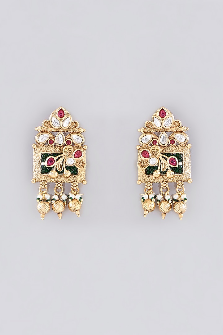 Gold Finish Kundan Polki & Emerald Temple Necklace Set by VASTRAA Jewellery at Pernia's Pop Up Shop