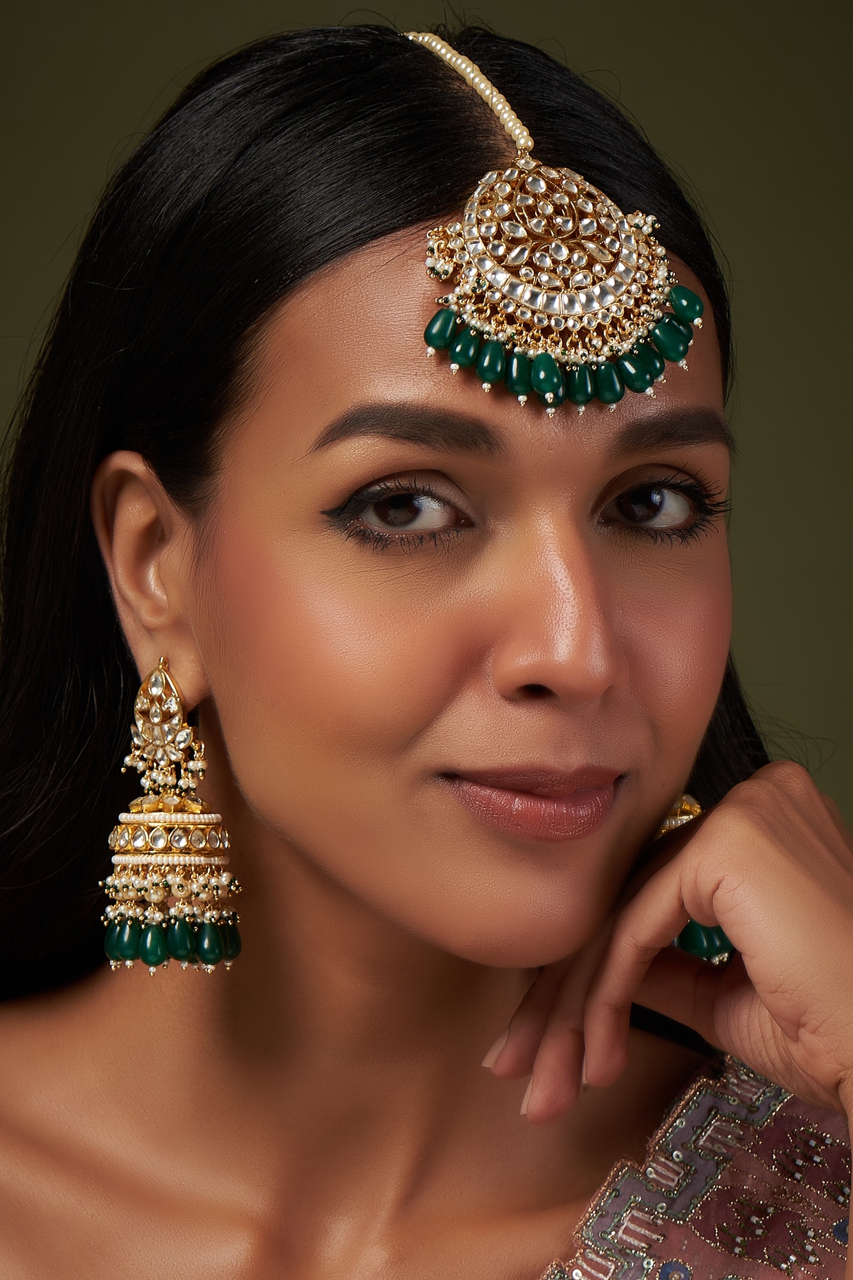 Buy Buy Traditional Gold Plated With Stunning Antique Finish Kundan & Pearl Jhumka  Earrings With Maang Tikka Online - (TE2871W) — Karmaplace