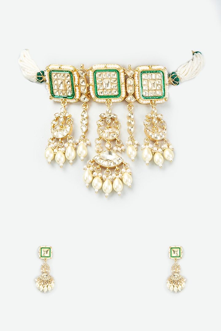 Gold Finish Kundan Polki & Emerald Choker Necklace Set by VASTRAA Jewellery at Pernia's Pop Up Shop
