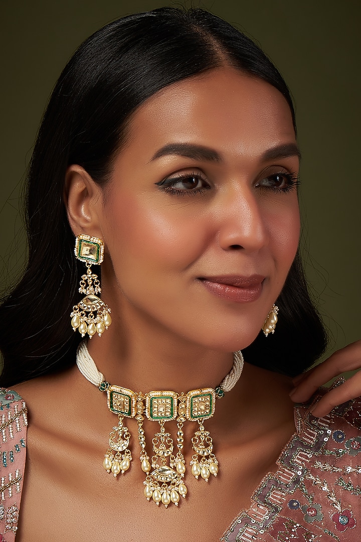 Gold Finish Kundan Polki & Emerald Choker Necklace Set by VASTRAA Jewellery at Pernia's Pop Up Shop