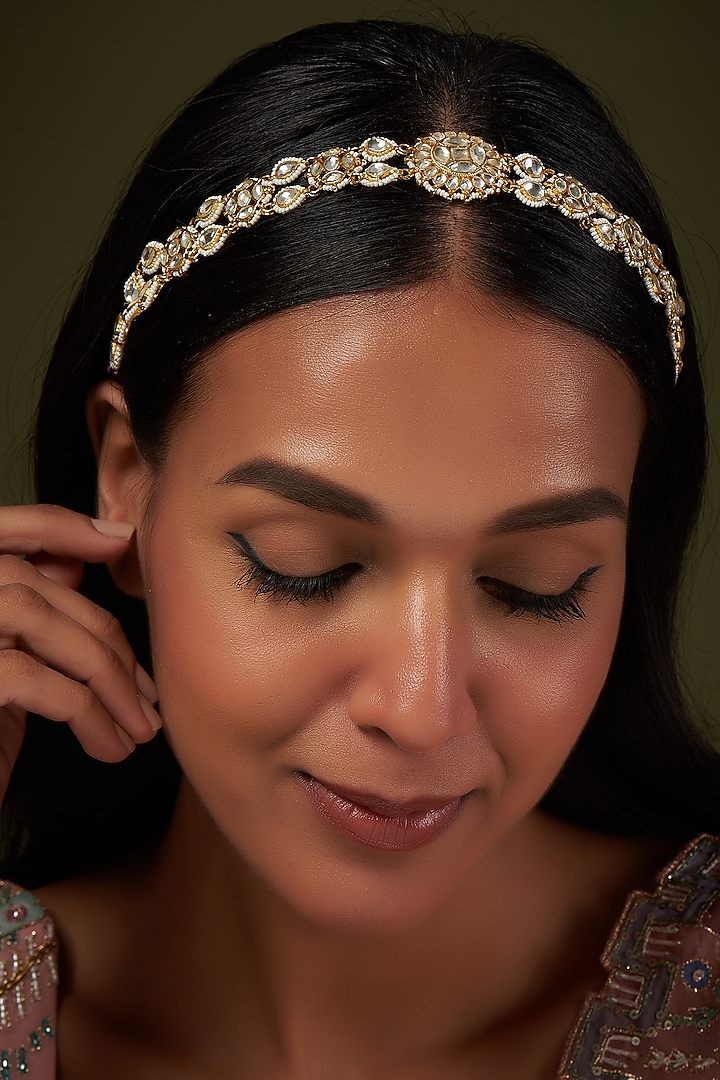 Gold Finish Kundan Polki Mathapatti by VASTRAA Jewellery at Pernia's Pop Up Shop