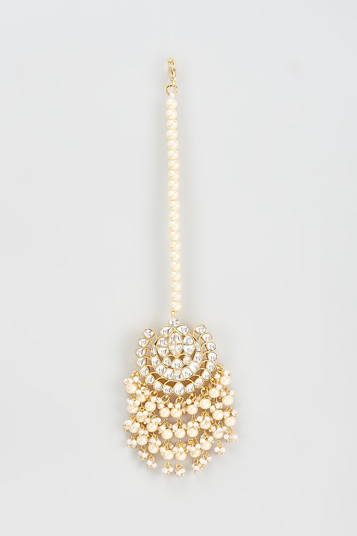 Gold Finish Kundan Polki Jhumka Earrings With Maang Tikka by VASTRAA Jewellery at Pernia's Pop Up Shop