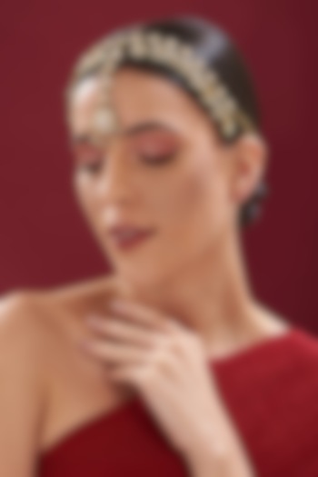 Gold Finish Kundan Polki Mathapatti by VASTRAA Jewellery at Pernia's Pop Up Shop