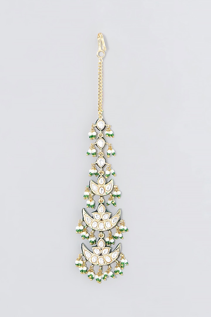 Gold Finish Kundan Polki & Pearl Maang Tikka by VASTRAA Jewellery at Pernia's Pop Up Shop
