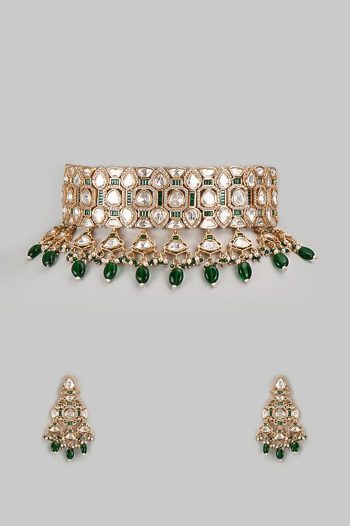 Gold Finish Kundan Polki & Emerald Necklace Set by VASTRAA Jewellery at Pernia's Pop Up Shop