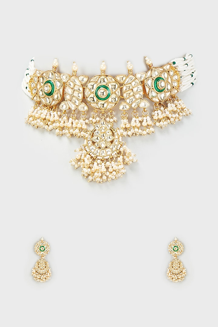 Gold Finish Kundan Polki & Emerald Stone Choker Necklace Set by VASTRAA Jewellery at Pernia's Pop Up Shop