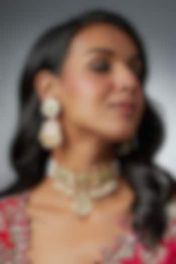 Gold Finish Kundan Polki & Emerald Stone Choker Necklace Set by VASTRAA Jewellery at Pernia's Pop Up Shop