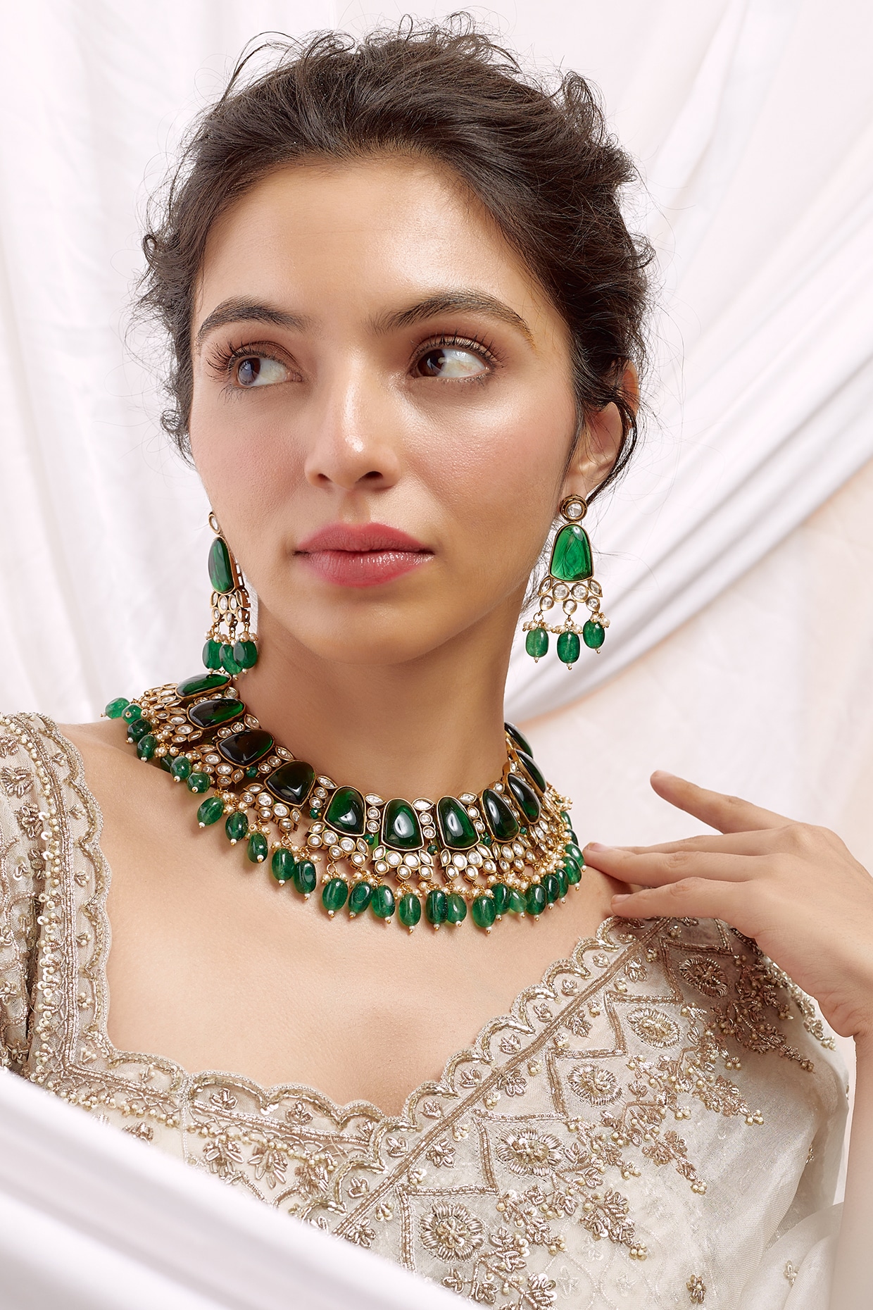 Gold Finish Kundan Polki & Emerald Necklace Set Design by Vastraa Jewellery  at Pernia's Pop Up Shop 2024