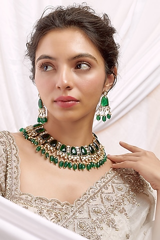 Gold Finish Kundan Polki & Emerald Necklace Set by Vastraa Jewellery