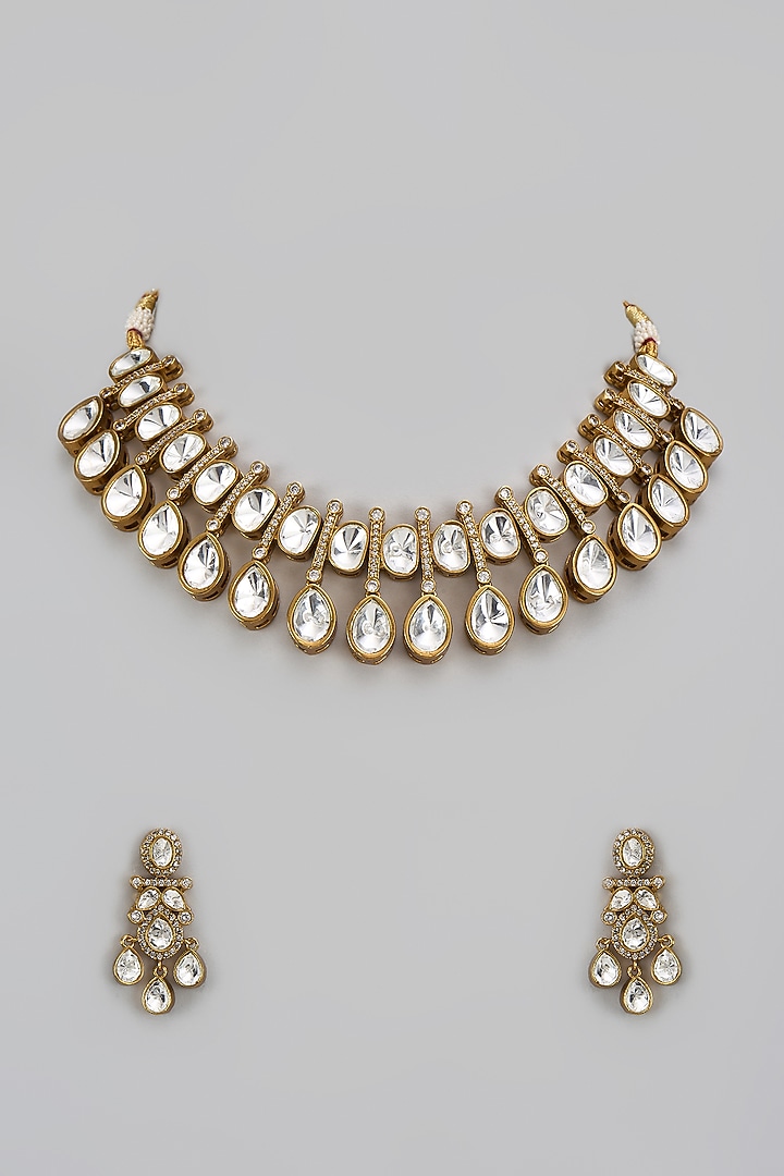 Gold Finish Kundan Polki & Green Stone Necklace Set by VASTRAA Jewellery at Pernia's Pop Up Shop