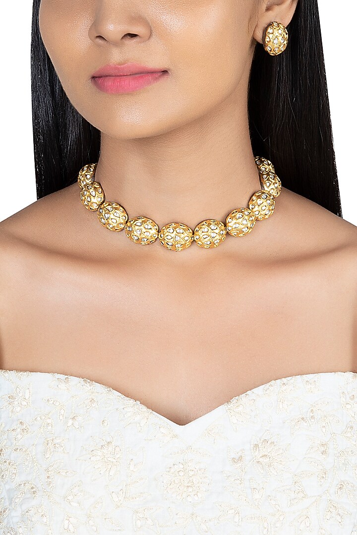 Gold Finish Antique Kundan Polki Choker Necklace Set by VASTRAA Jewellery at Pernia's Pop Up Shop