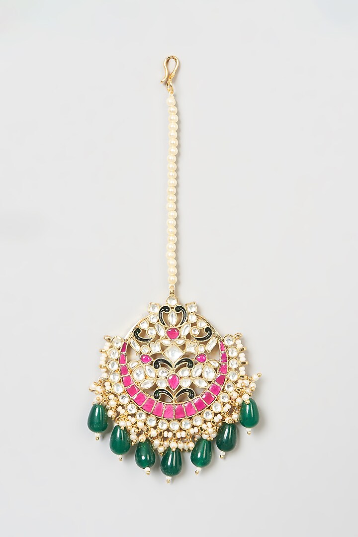 Gold Finish Green Stone & Kundan Polki Maang Tikka by VASTRAA Jewellery at Pernia's Pop Up Shop