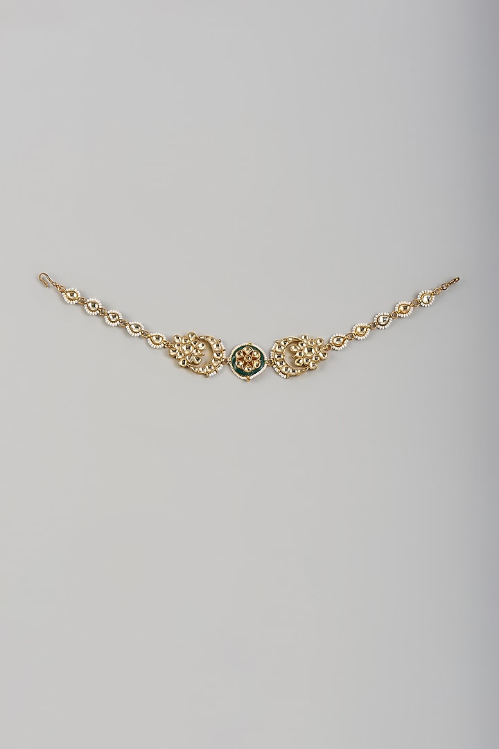 Gold Finish Kundan Polki & Emerald Synthetic Stone Mathapatti by VASTRAA Jewellery at Pernia's Pop Up Shop
