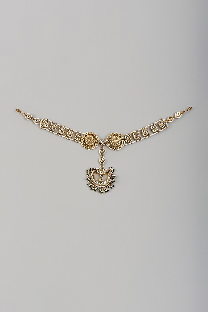 Gold Finish Kundan Polki & Emerald Synthetic Stone Mathapatti by VASTRAA Jewellery at Pernia's Pop Up Shop