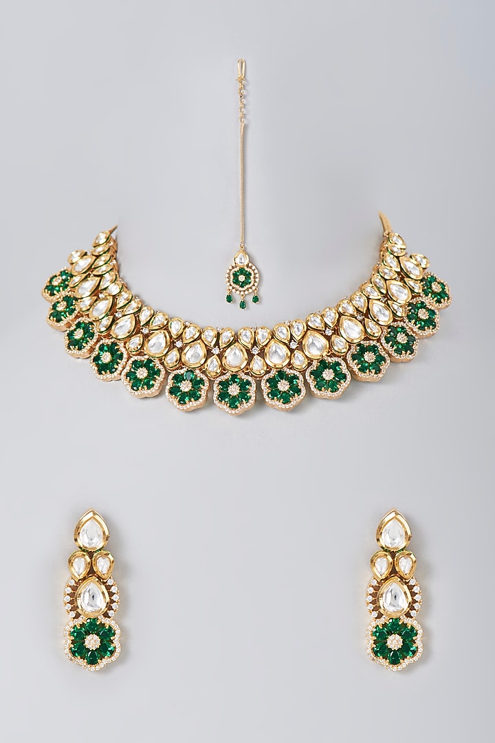 Gold Finish Kundan Polki & Emerald Necklace Set by VASTRAA Jewellery at Pernia's Pop Up Shop