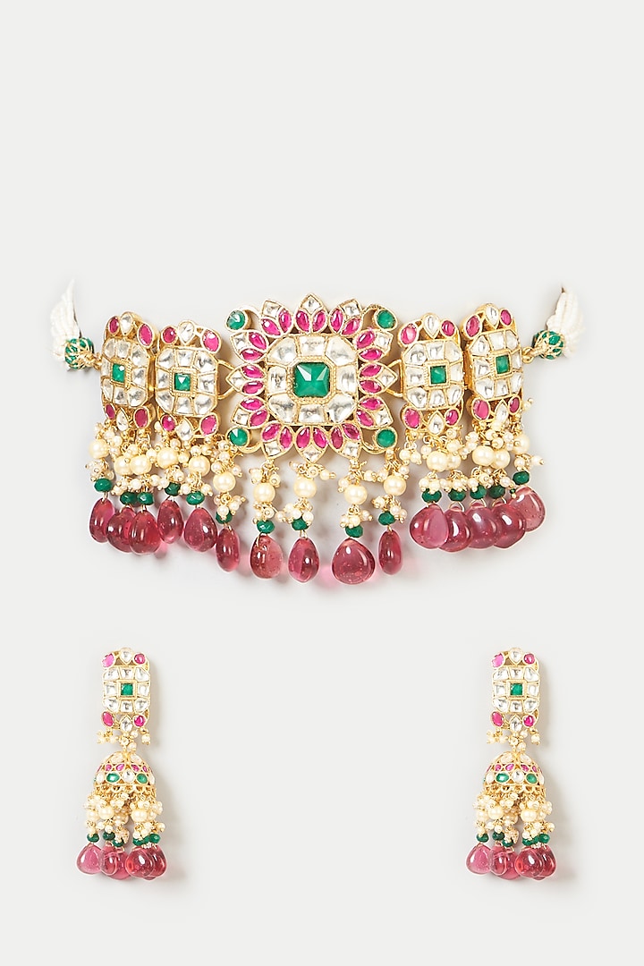 Gold Finish Pachi Kundan Polki & Red Stone Choker Necklace Set by VASTRAA Jewellery at Pernia's Pop Up Shop