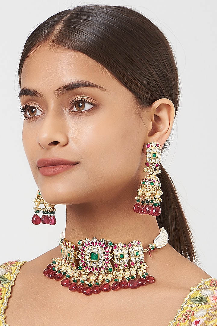 Gold Finish Pachi Kundan Polki & Red Stone Choker Necklace Set by VASTRAA Jewellery at Pernia's Pop Up Shop