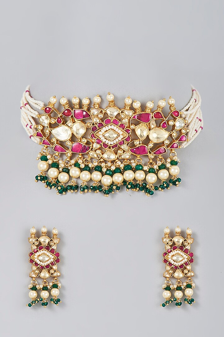 Gold Finish Kundan Polki & Green Beaded Necklace Set by VASTRAA Jewellery at Pernia's Pop Up Shop