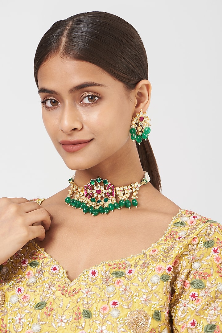 Gold Finish Pachi Kundan Polki & Green Stone Choker Necklace Set by VASTRAA Jewellery at Pernia's Pop Up Shop