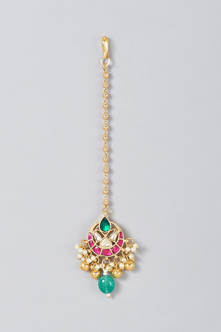 Gold Finish Kundan Polki & Pearl Maang Tikka by VASTRAA Jewellery at Pernia's Pop Up Shop