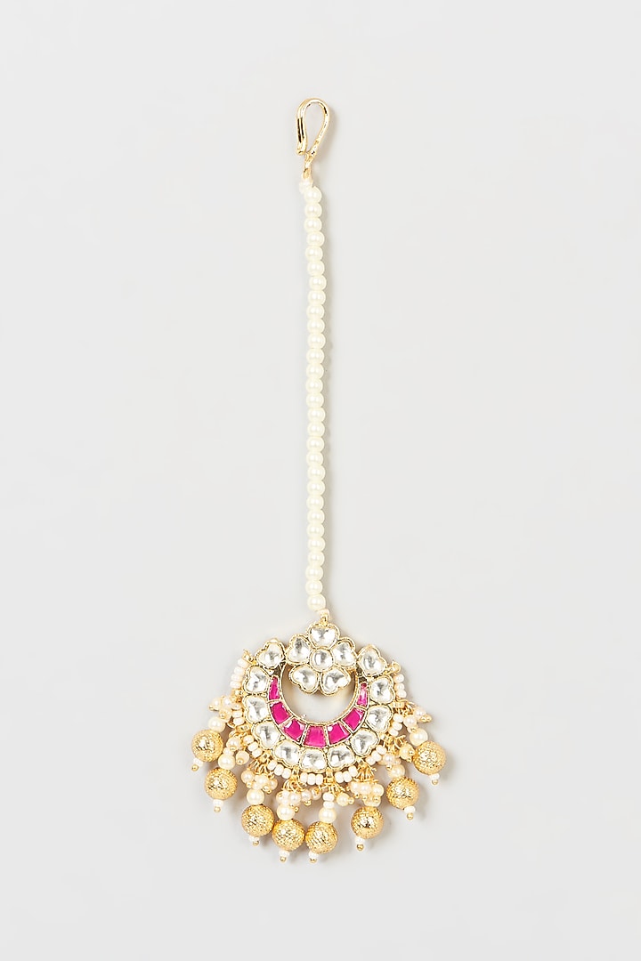 Gold Finish Kundan Polki & Pearl Maang Tikka by VASTRAA Jewellery at Pernia's Pop Up Shop