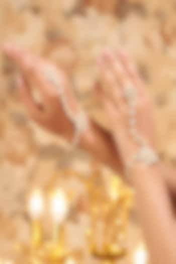 Gold Finish Kundan Polki Hathphool (Set of 2) by VASTRAA Jewellery at Pernia's Pop Up Shop