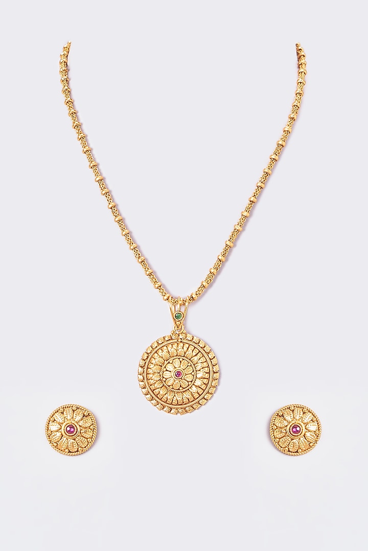 Gold Finish Kundan Polki Temple Pendant Necklace Set by VASTRAA Jewellery at Pernia's Pop Up Shop