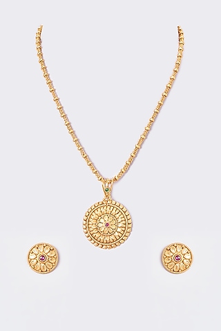 Gold Finish Kundan Polki Temple Pendant Necklace Set by VASTRAA Jewellery