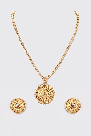 Gold Finish Kundan Polki Temple Pendant Necklace Set by VASTRAA Jewellery