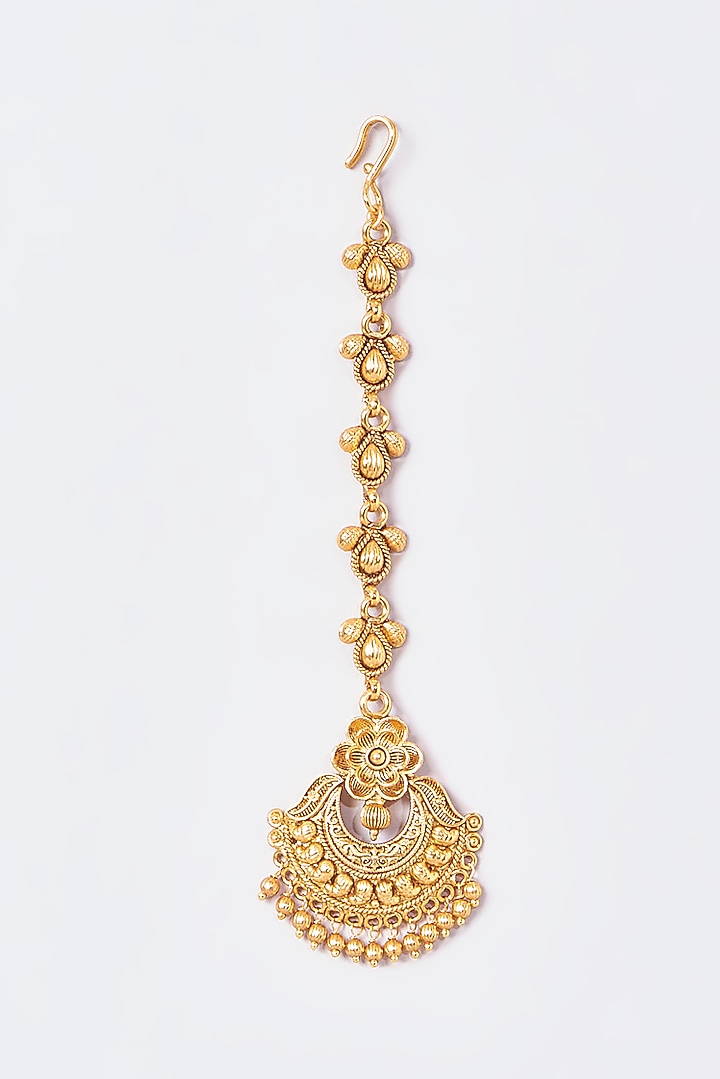 Gold Finish Maangtikka by VASTRAA Jewellery at Pernia's Pop Up Shop