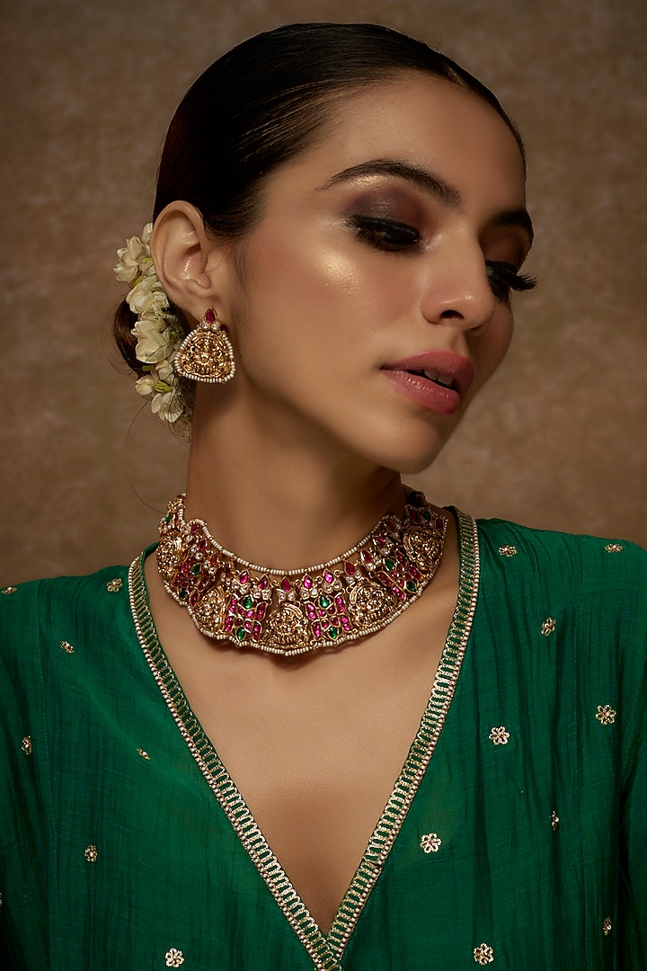 Gold Finish Kundan Polki Temple Necklace Set With Multi-Colored Stones by VASTRAA Jewellery at Pernia's Pop Up Shop